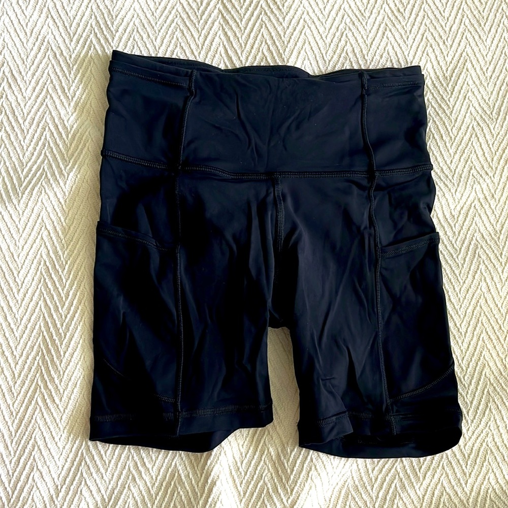 Lululemon bike shorts 6” size 2